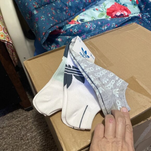 Adidas Women's 3 Pack Cushioned No Show Socks, Moisture Wicking, Size 5-10 - NWT - Picture 1 of 3